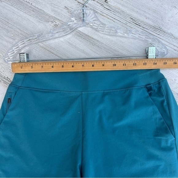 Athleta Short Pants Size 8 Womens Casual Athleisure Wear - Picture 12 of 15